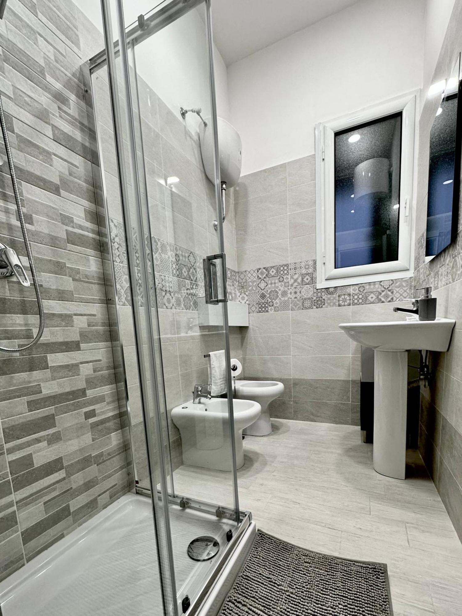 Napule House - Napoli Appartamento In Centro Экстерьер фото